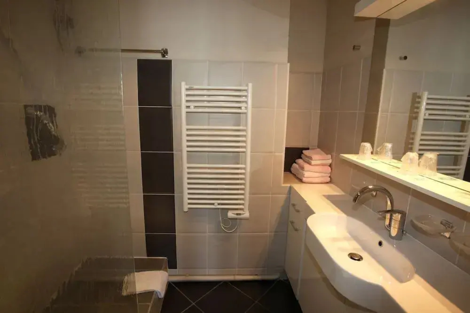Au Primerose Hotel