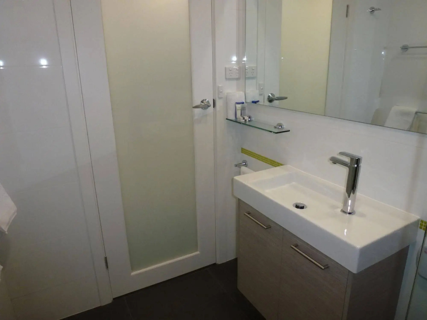 Golden Chain Tower Motor Inn