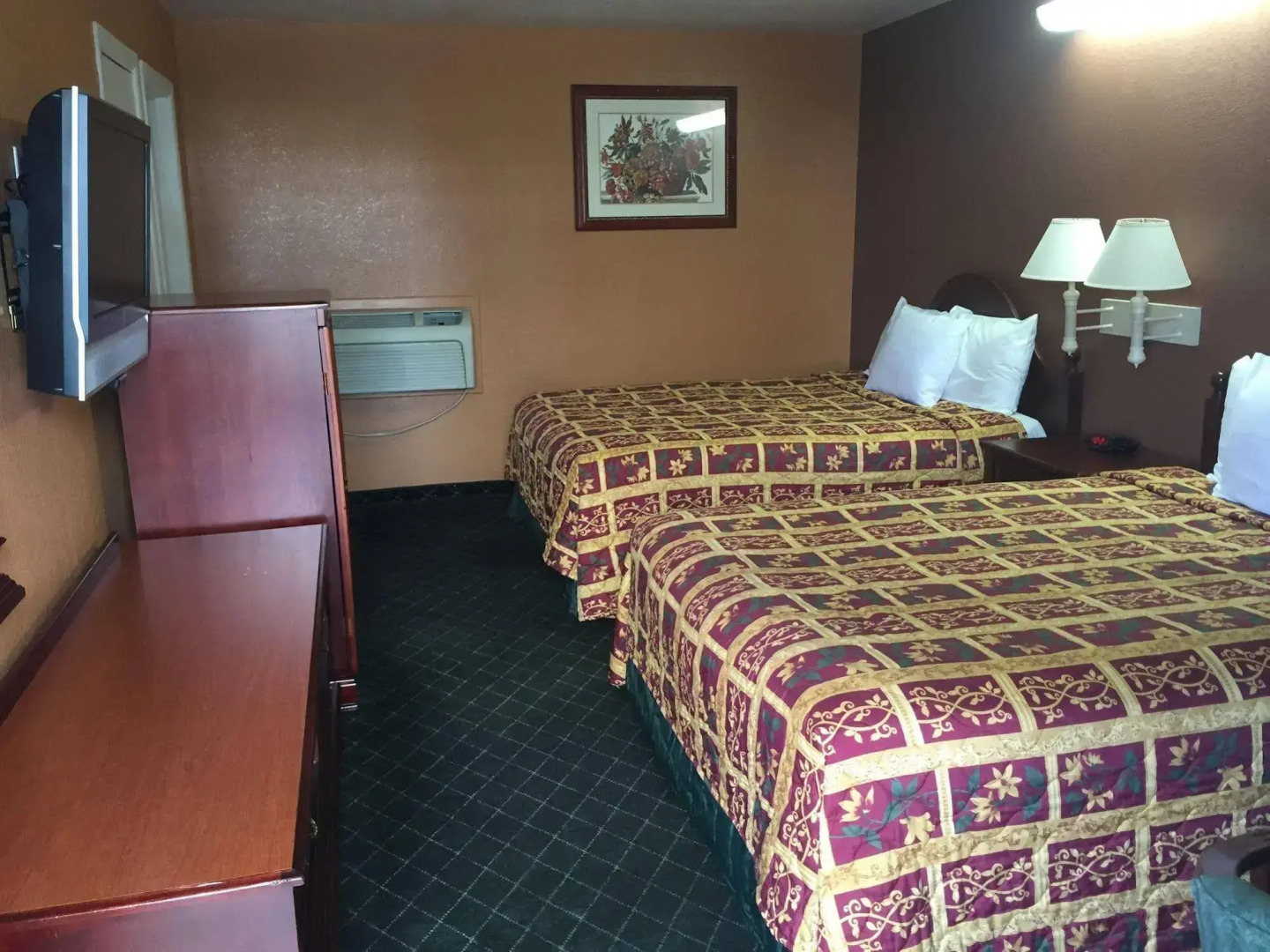 New Corral Motel