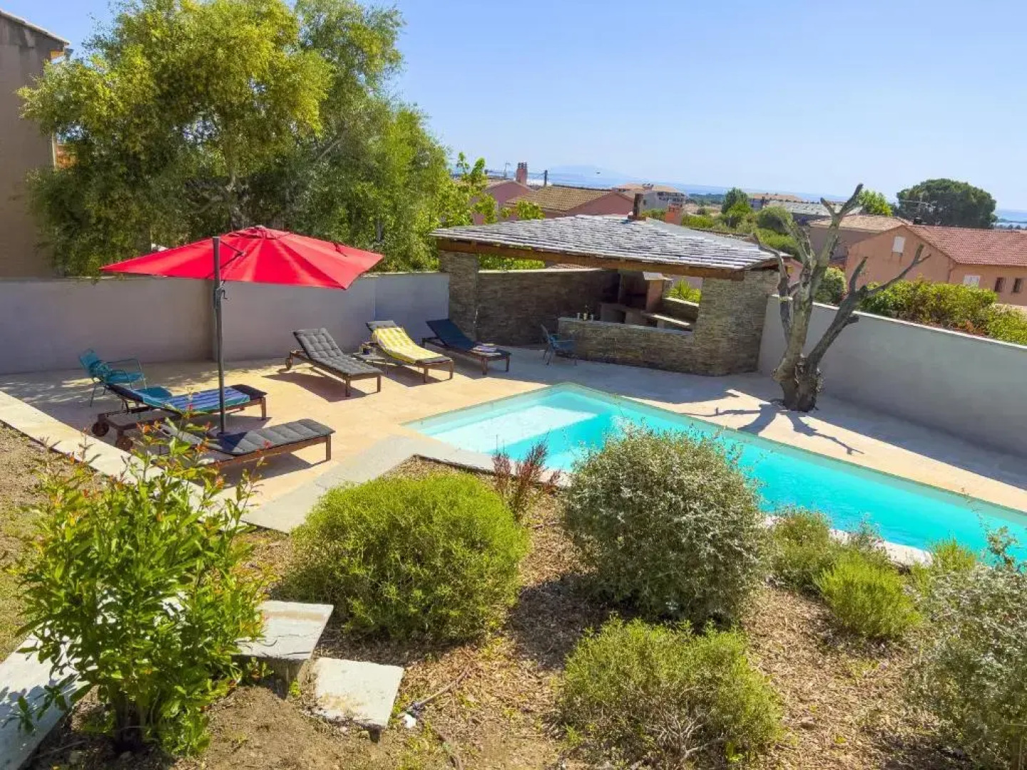 Villa Le Corps de Garde with swimming-pool and garden of 1200m2