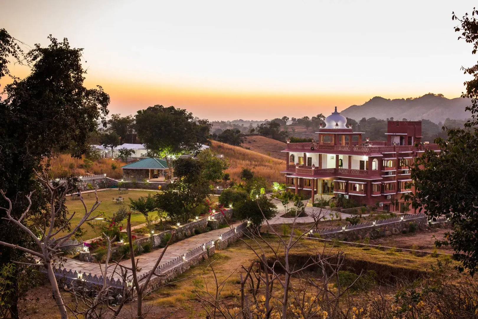 Hoppers Leeway- The Kumbhalmer Resort & Spa