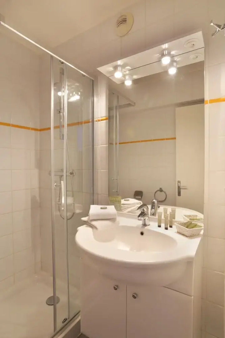 Hôtel Eliova- L'Eau Vive