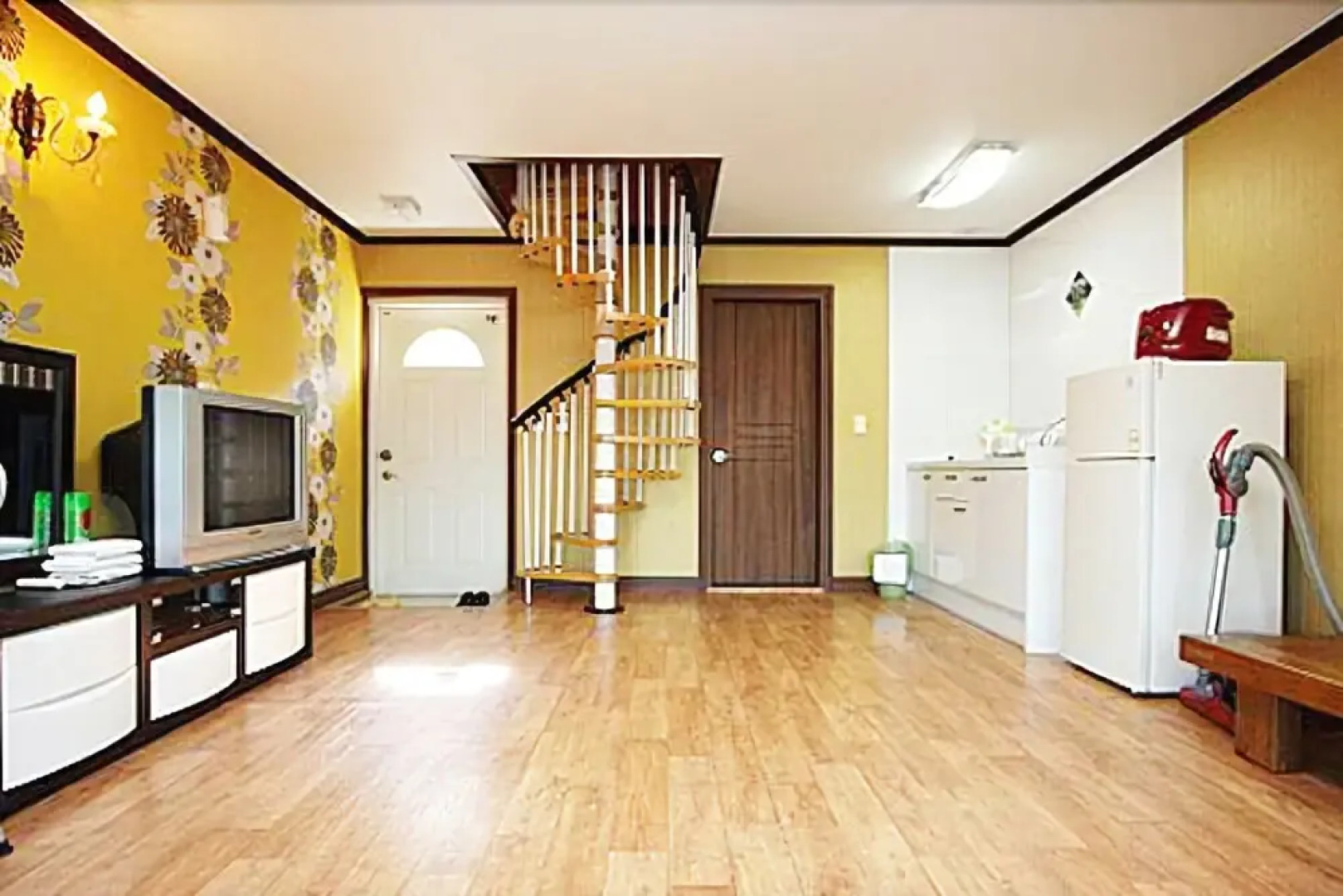 Taean Log House Pension