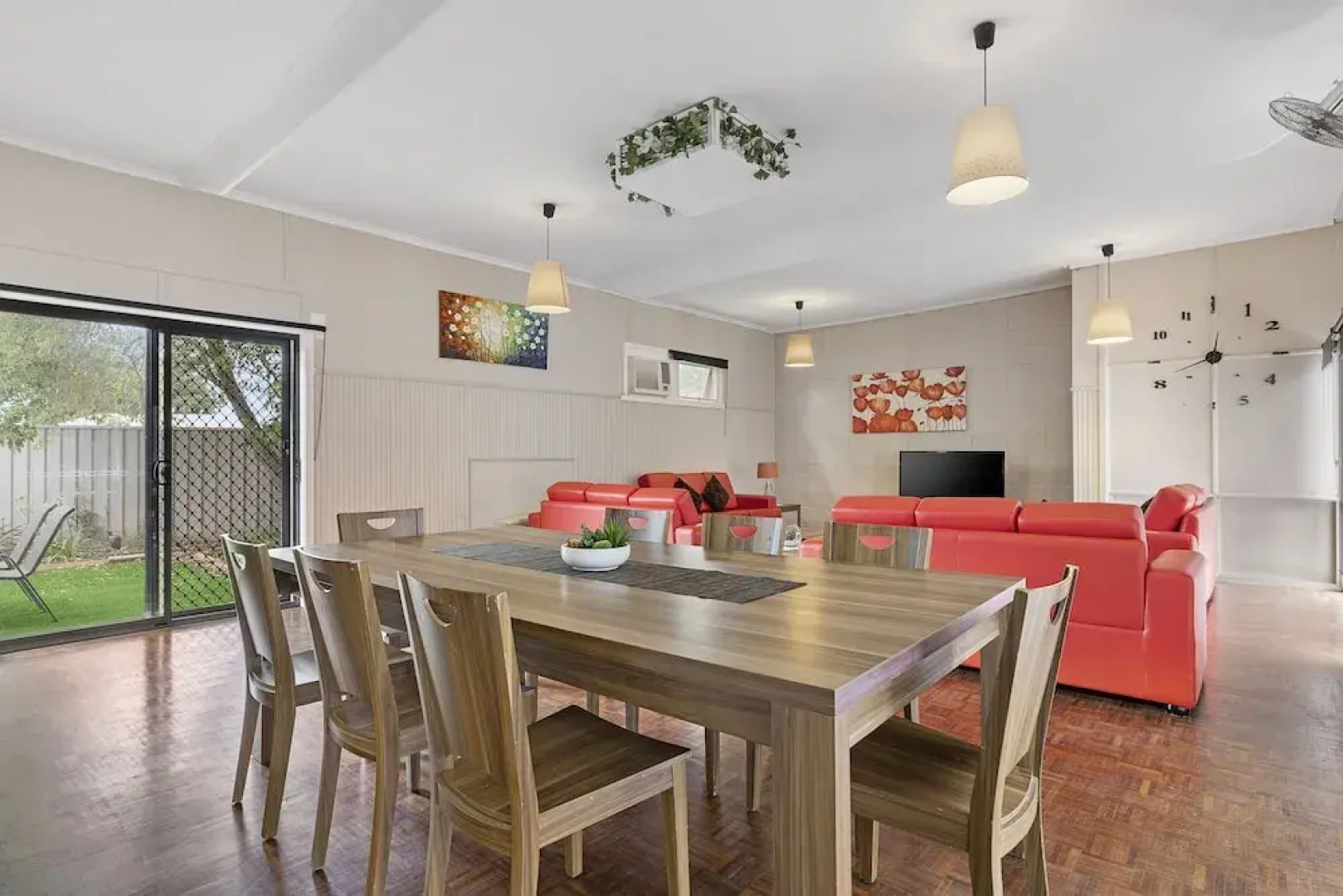 The Gazebo Place - Spacious 4 Bedroom near Murray River