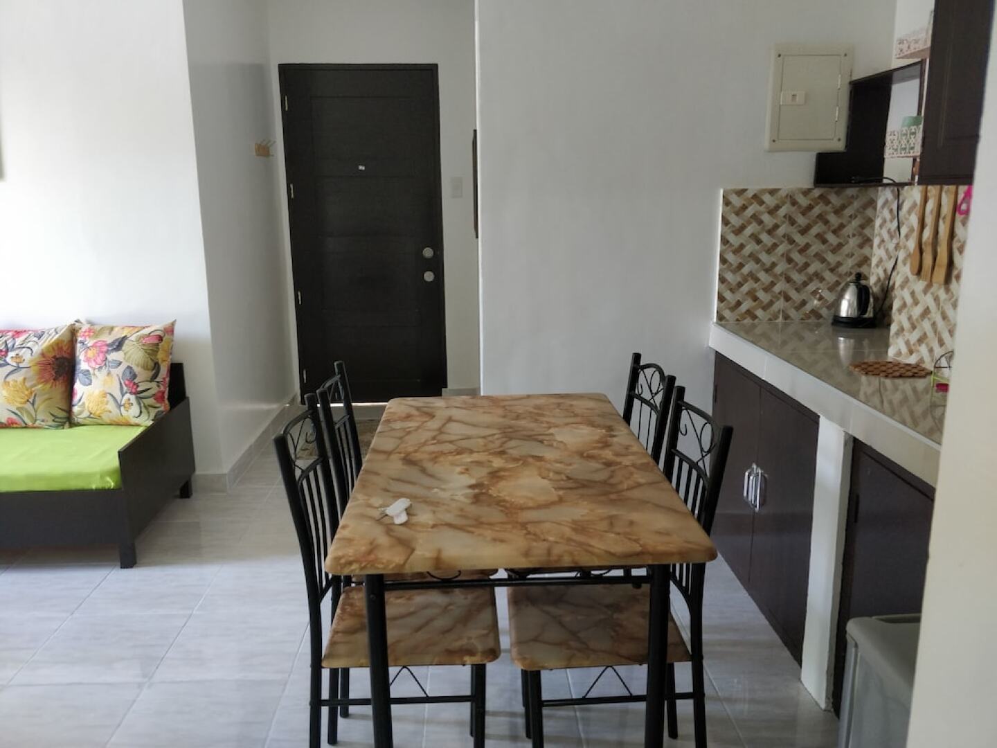 Spacious Private apartment at Laorenza Residences