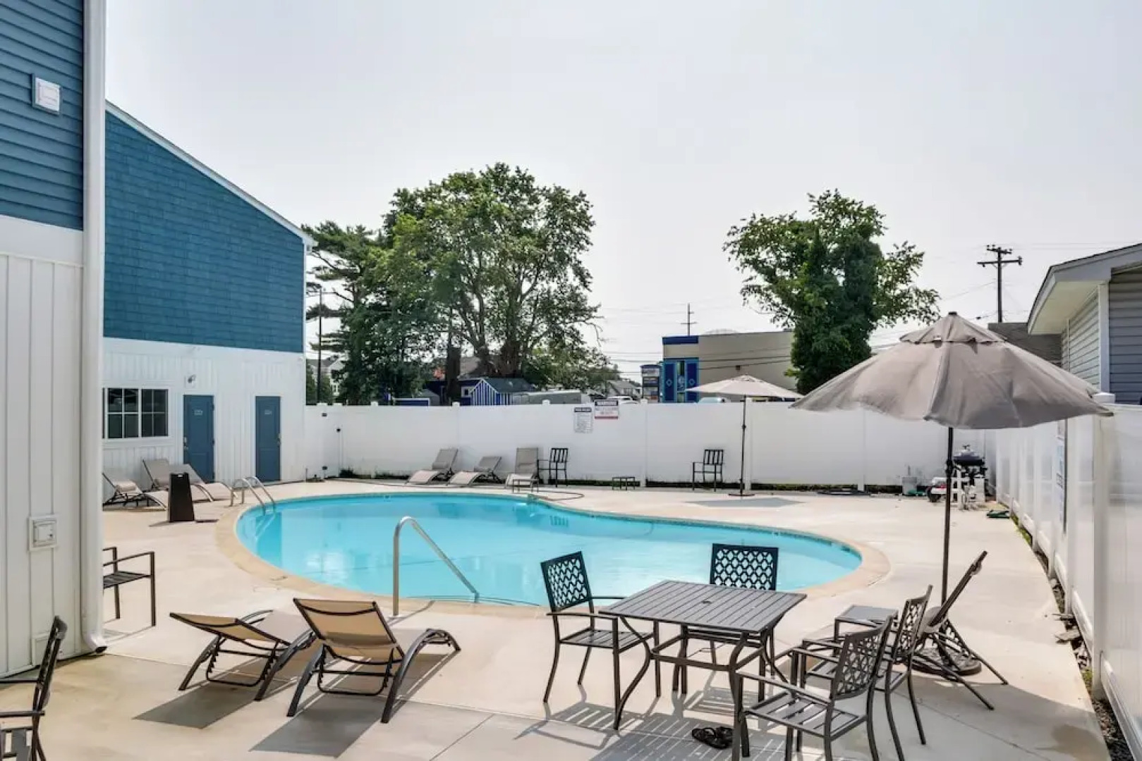 Community Pool Access: Rehoboth Beach Unit!