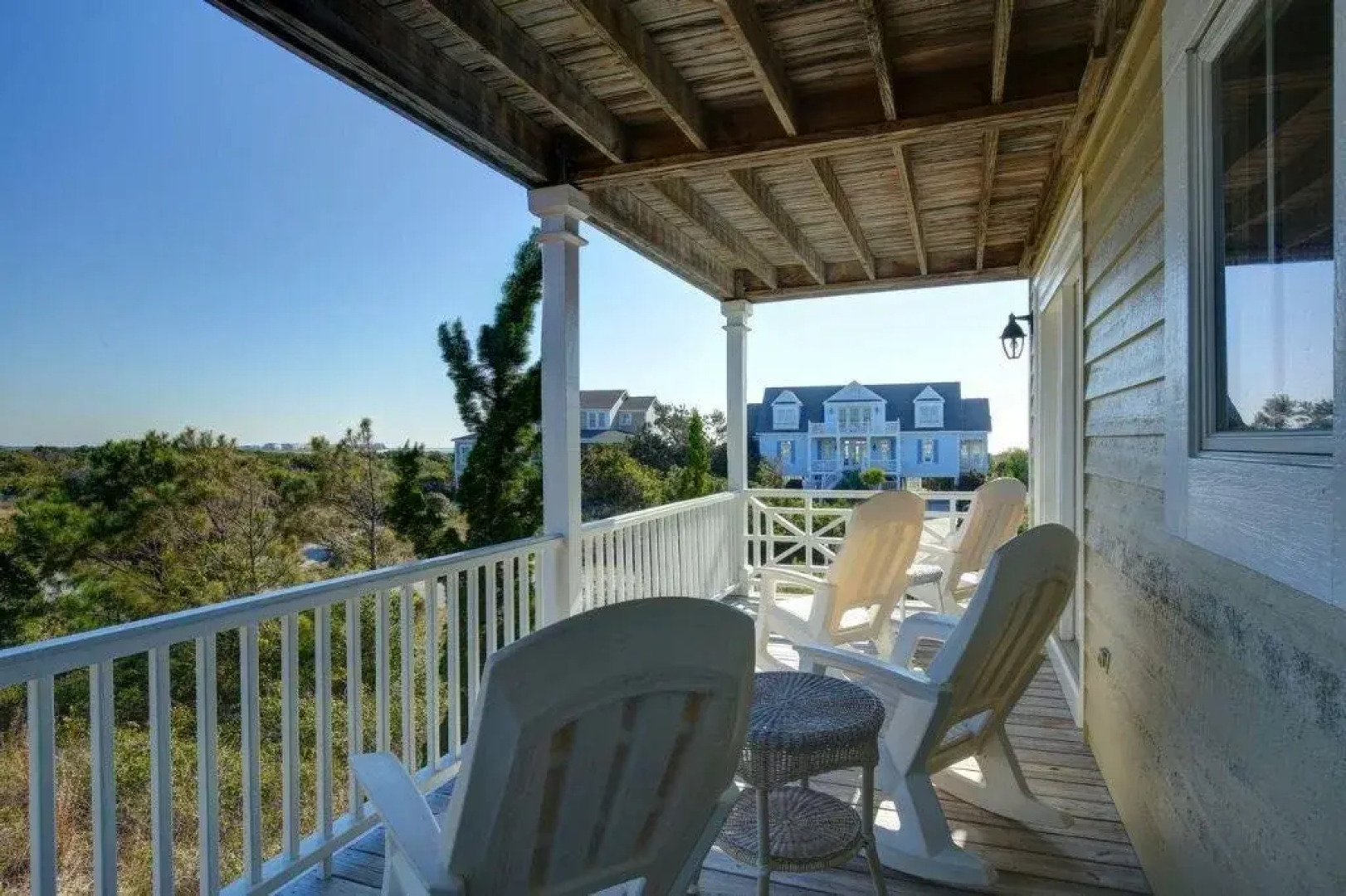 Stone's Throw - 5 Br Home