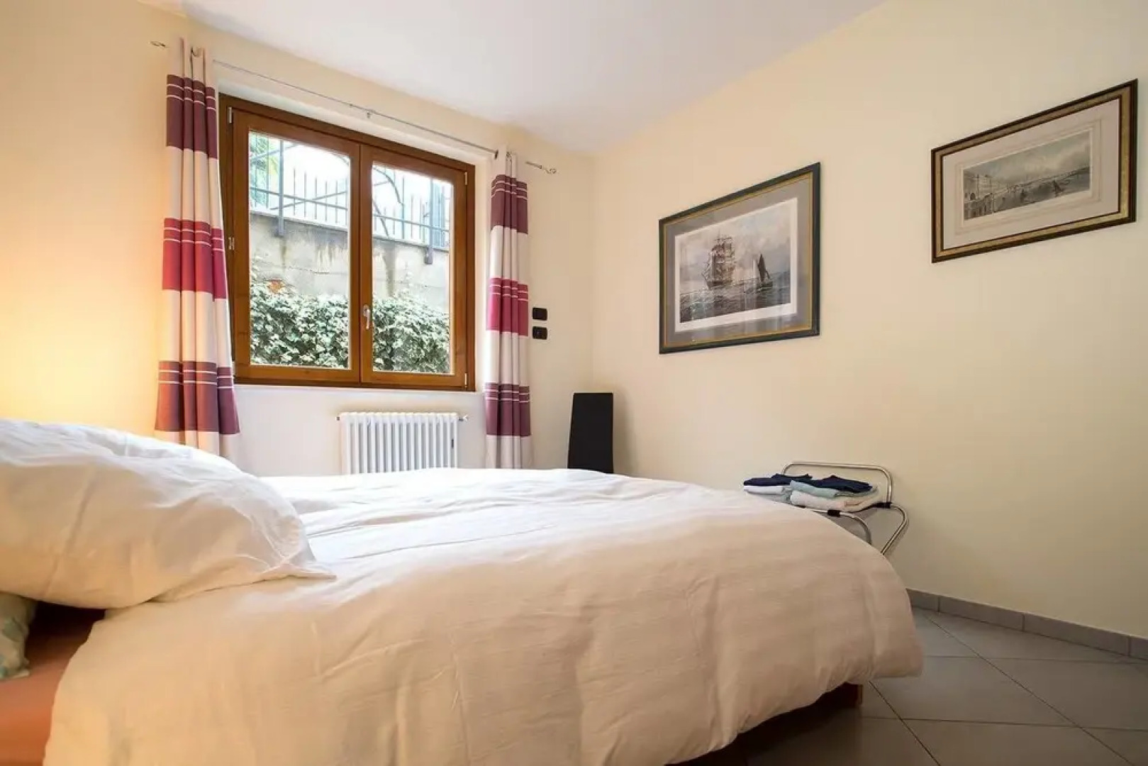 Contemporary 3 Bed Apartment With Lake Views, Wifi, Near Village