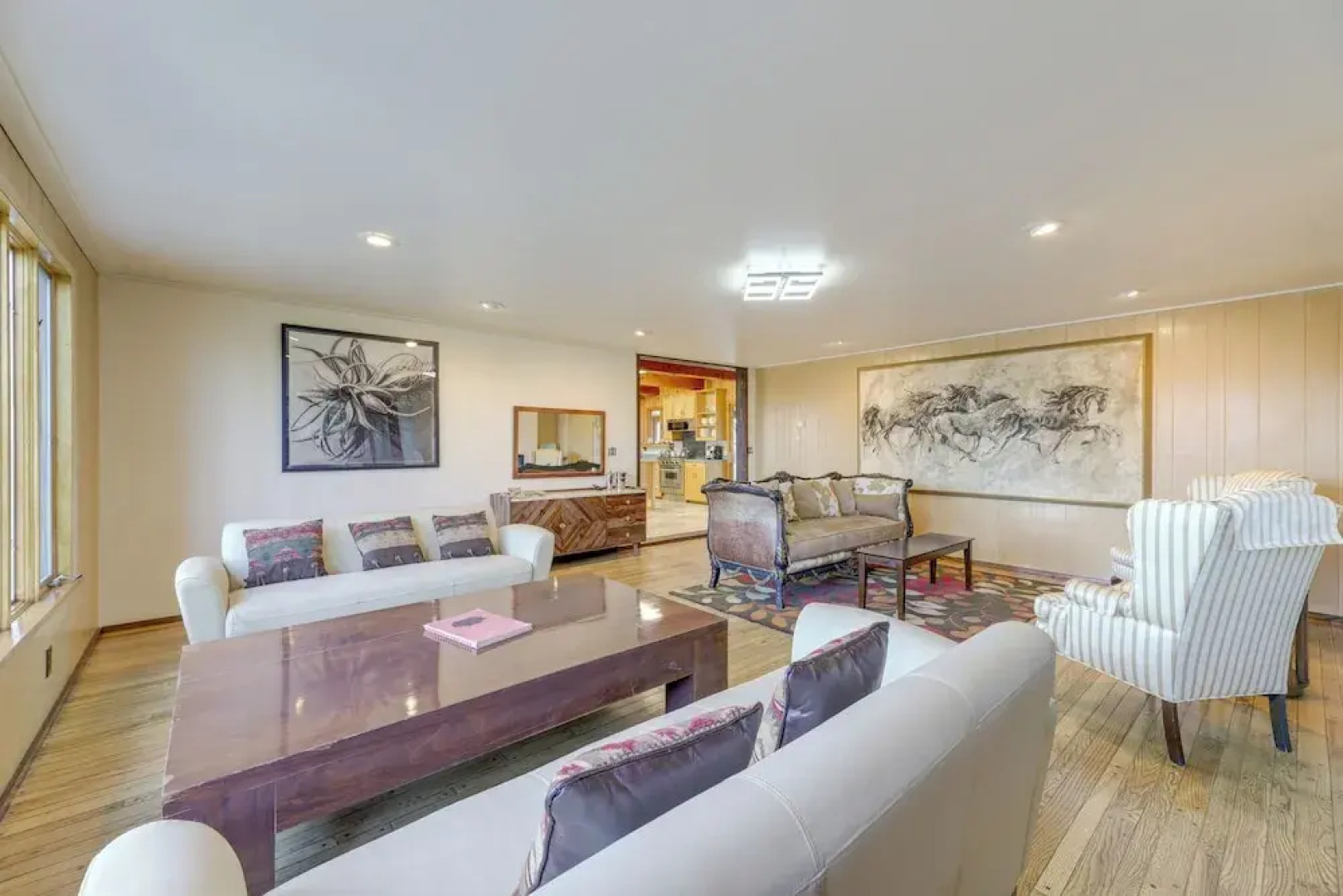 Spacious Pinedale Home w/ Mountain Range View