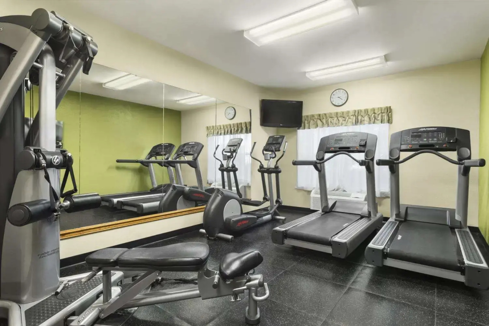 Holiday Inn Express & Suites Elyria by IHG