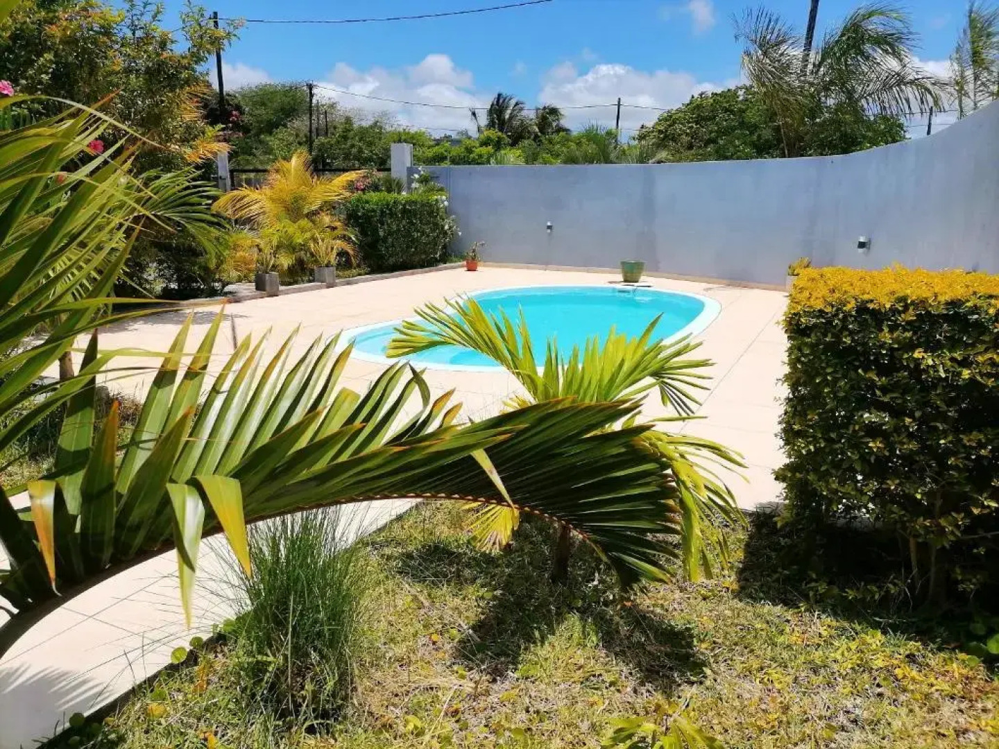 3 bedrooms villa at Calodyne 500 m away from the beach with private pool garden and wifi