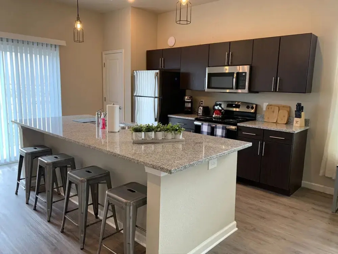 4BR Comfort House With Modern Amenities