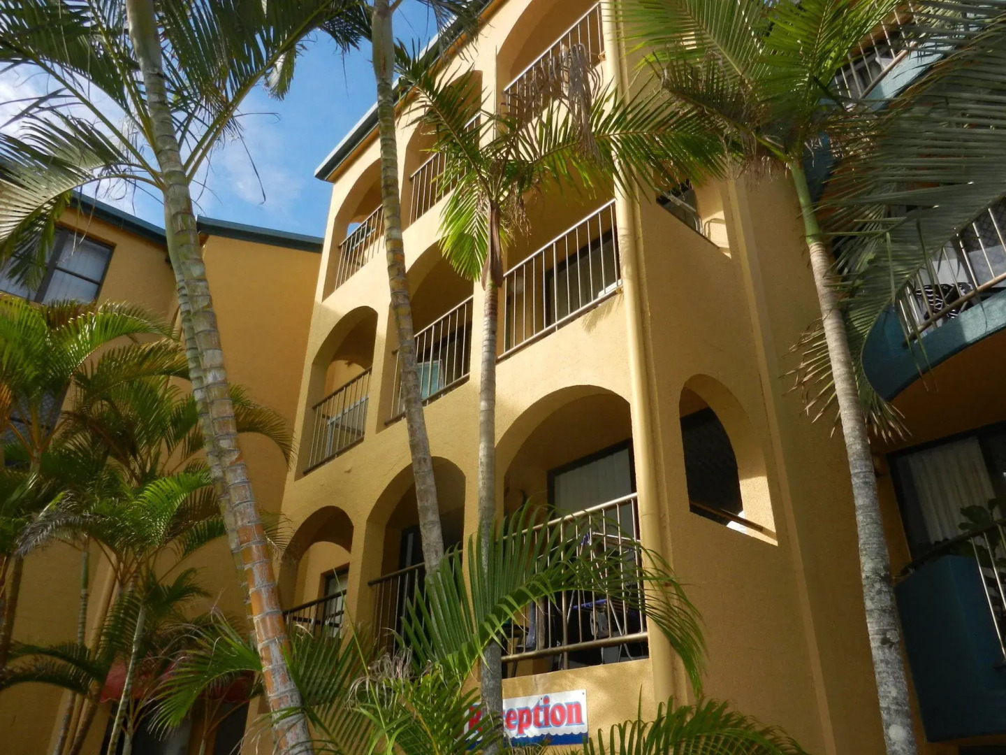 Kalua Holiday Apartments