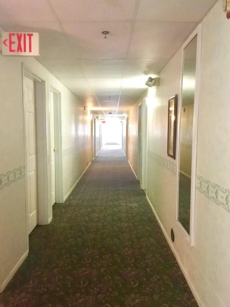 Mountain Host Motor Inn