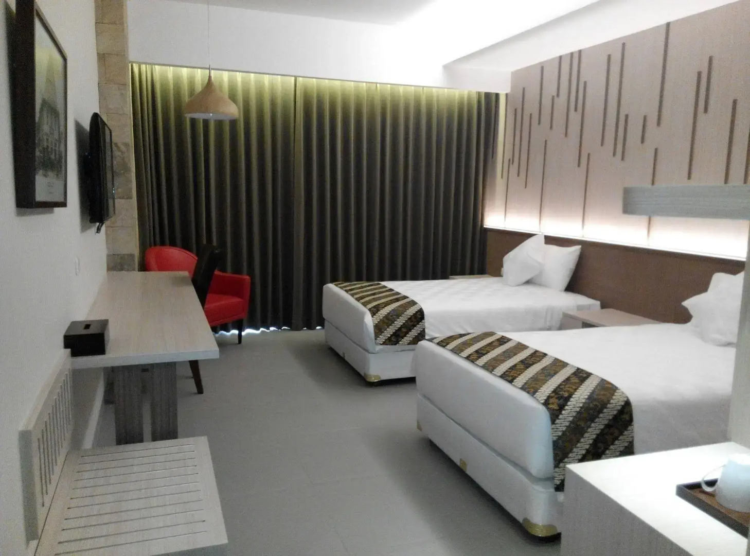 Grand Laguna Hotel & Villa