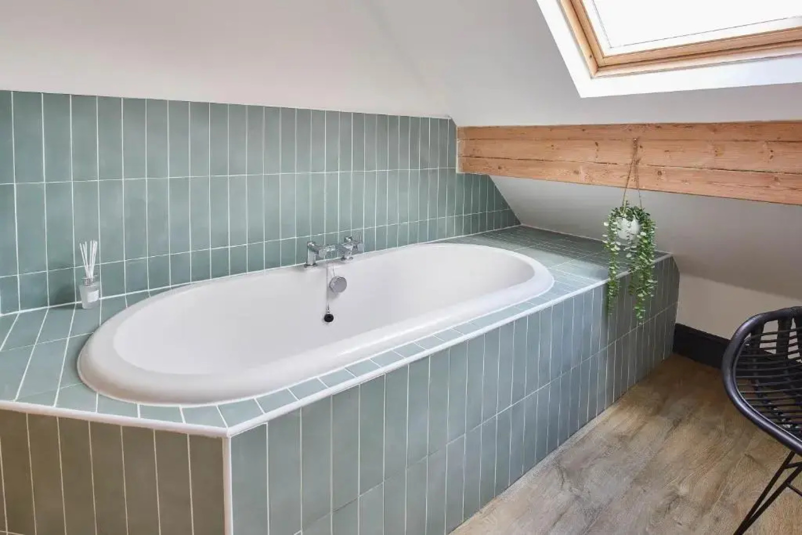 Host Stay Raven House