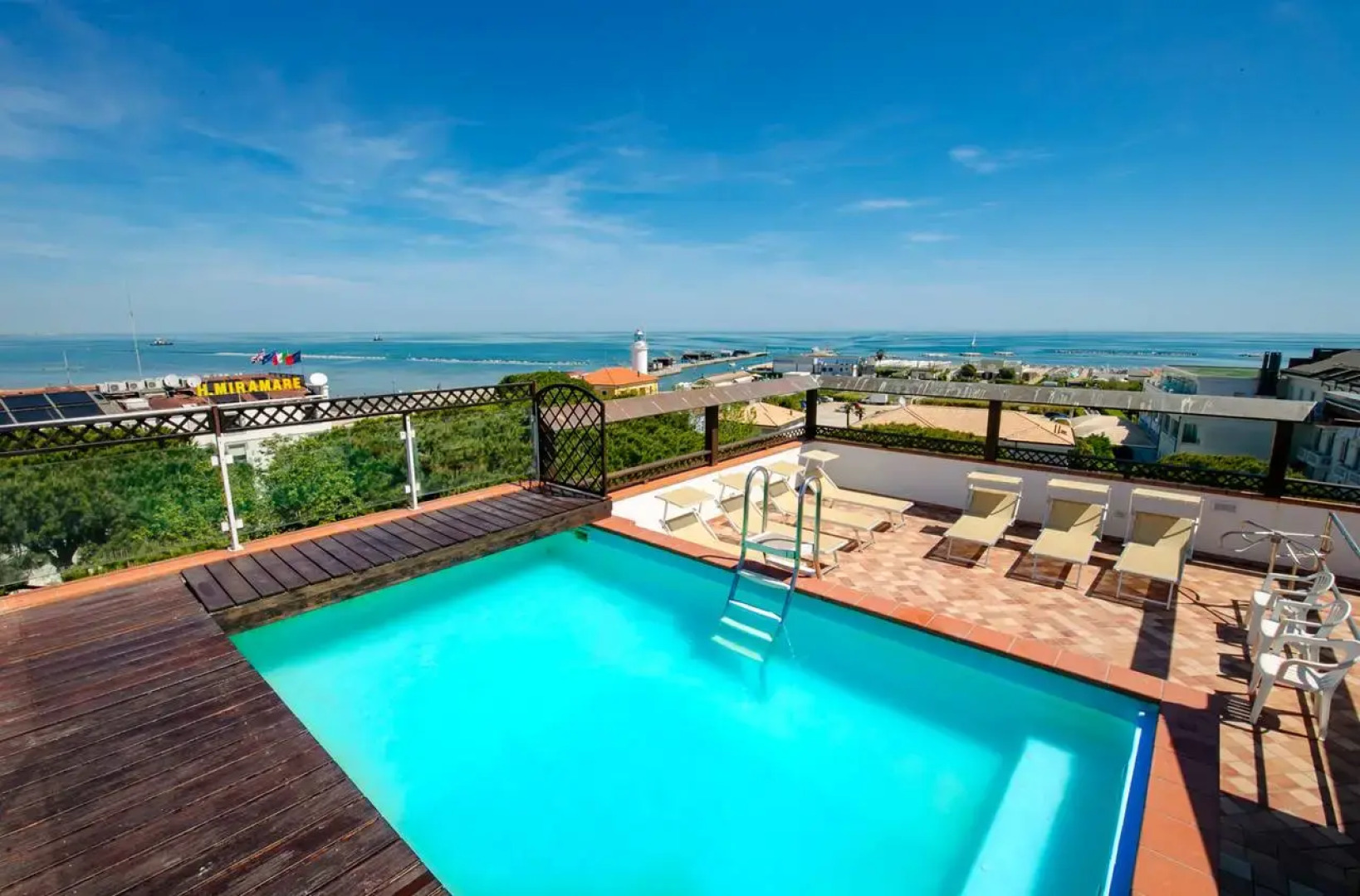 New Bristol Sport & Domus Mea Hotel