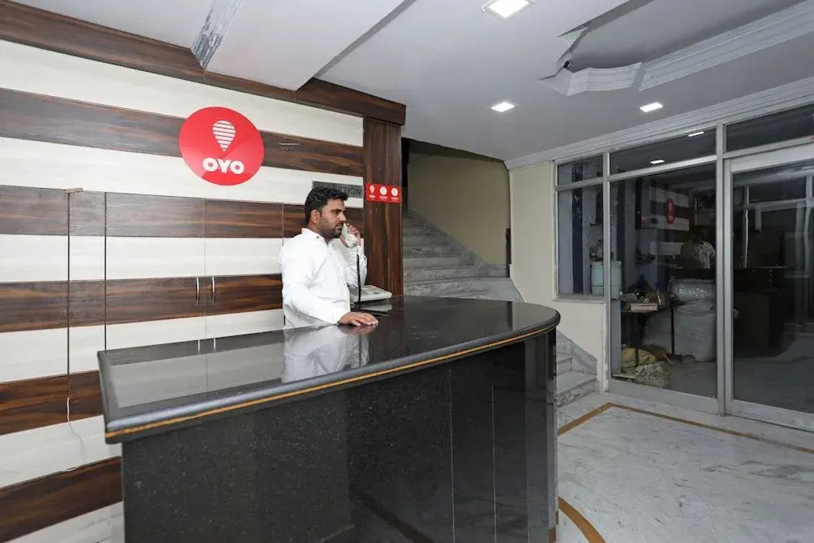 OYO 10413 Hotel Royal Plaza
