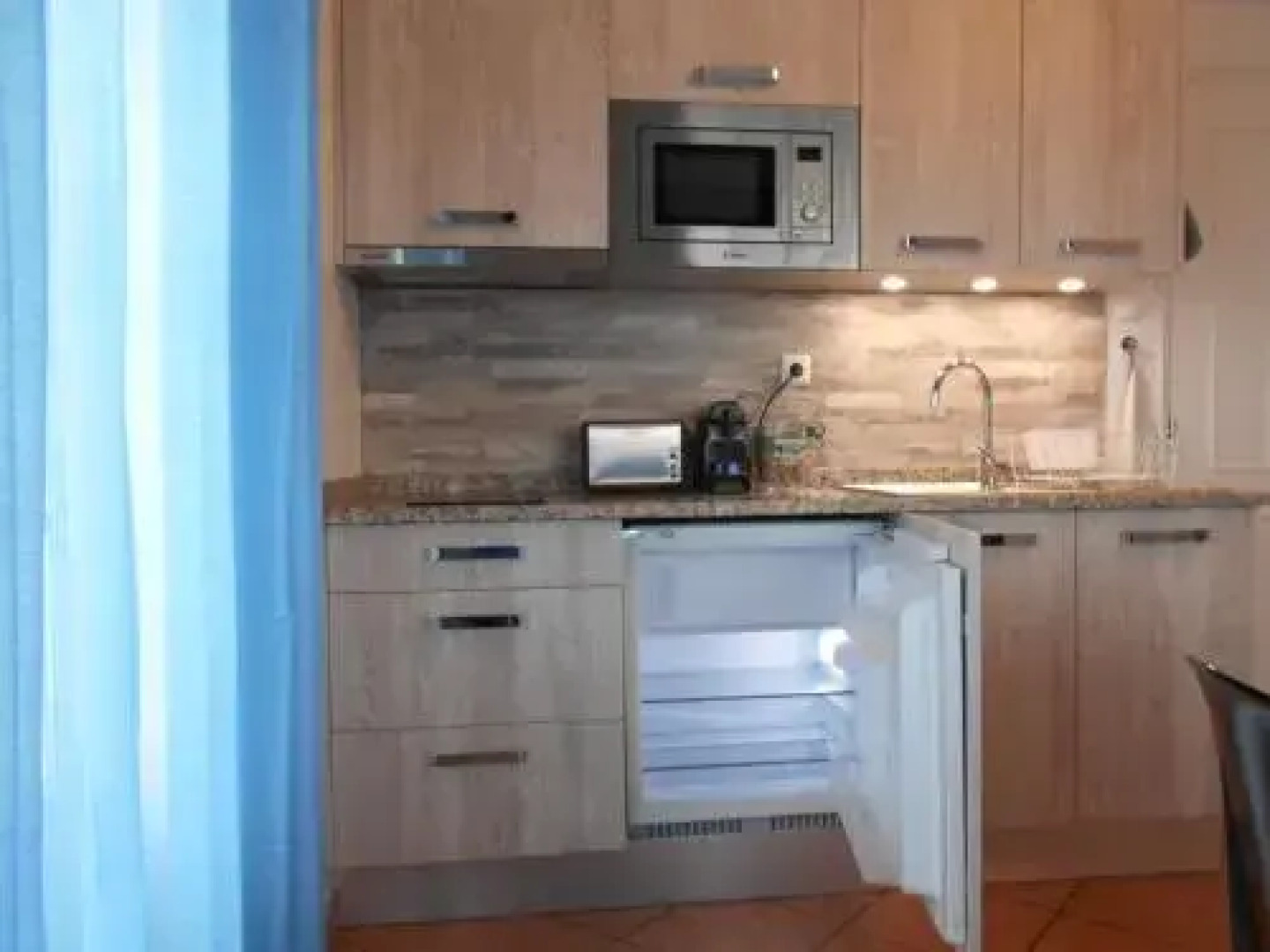 Lovely new House W/ Beatiful Garden