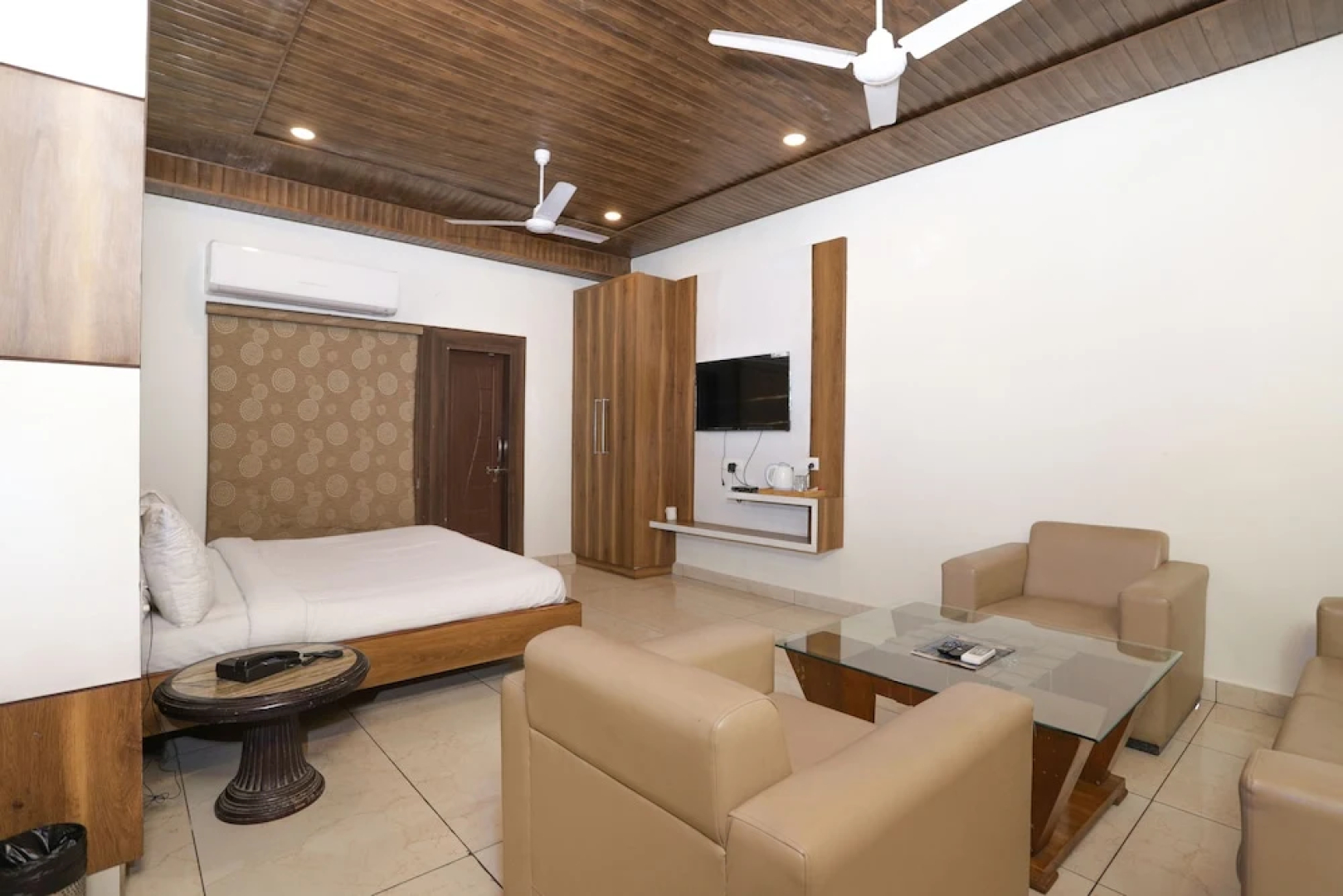 Razia Inn Hotel And Banquet