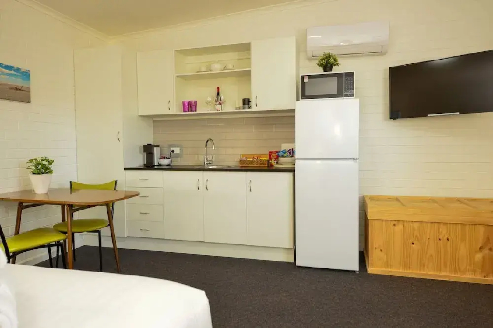 24 Hour CheckIn Motels -Sea Lake Motel