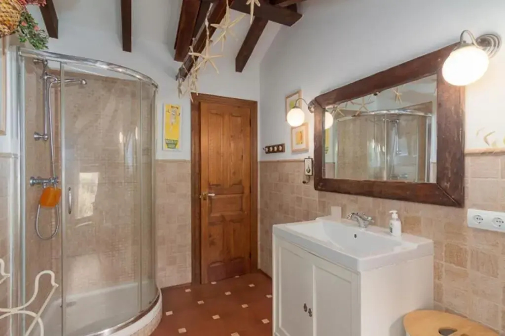 House with 3 bedrooms in Cantabria with wonderful lake view enclosed garden and WiFi 11 km from the beach