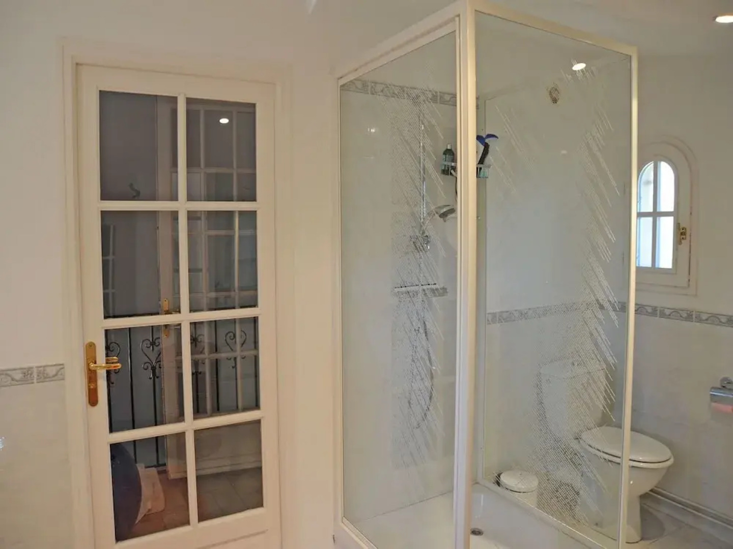 Child-friendly Holiday Home in Esparron-de-verdon