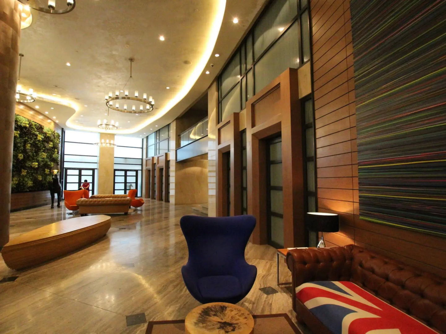 SIGLO SUITES @ The Knightsbridge Residences