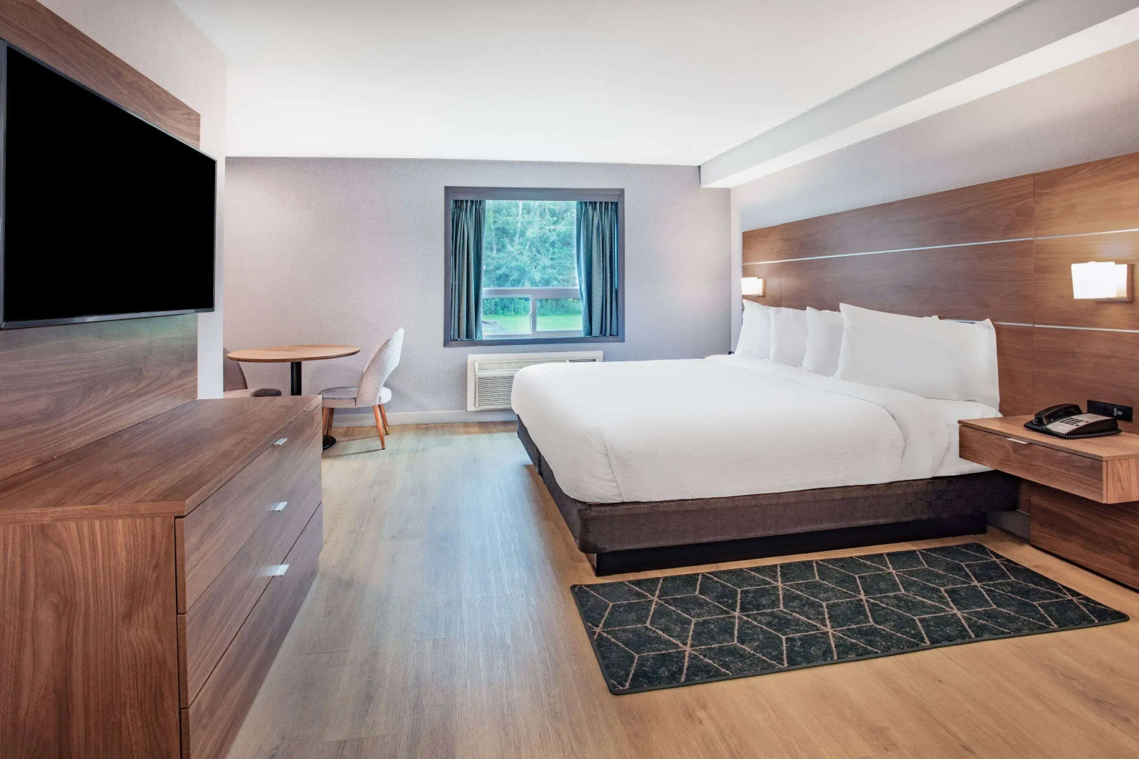 Super 8 by Wyndham Cornwall ON