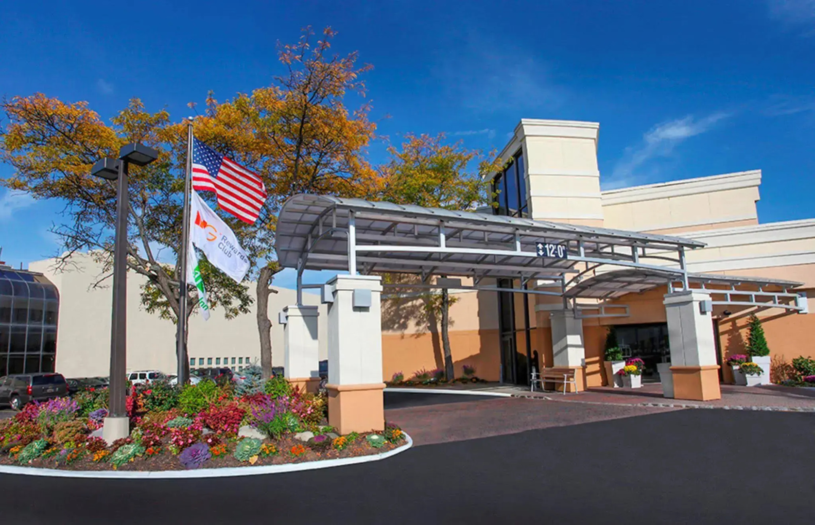 Holiday Inn Westbury - Long Island by IHG