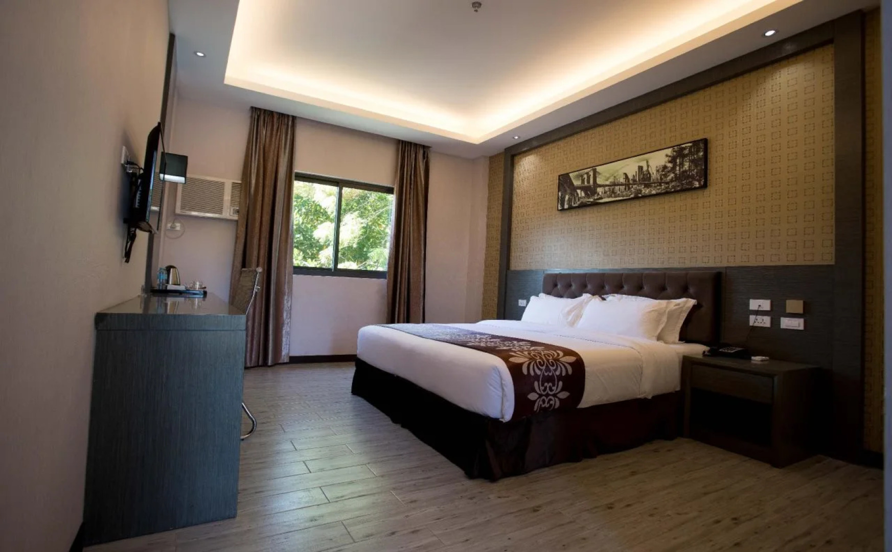 Vienna Hotel (Newly Renovated 2025)