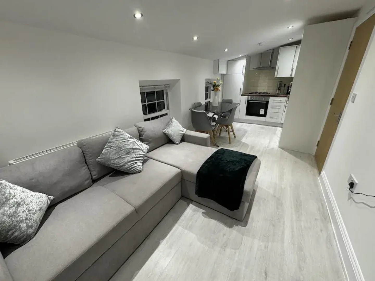 Beautiful 2 Bed Apartment in Walton on the Naze