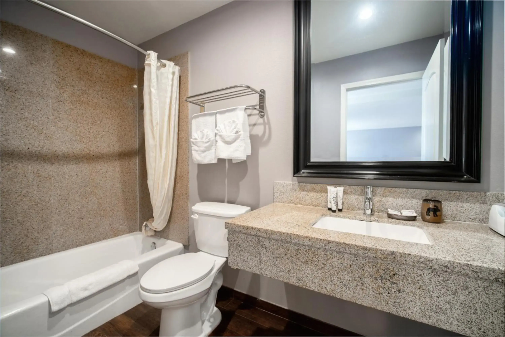 LYFE INN & SUITES by AGA - LAX Airport