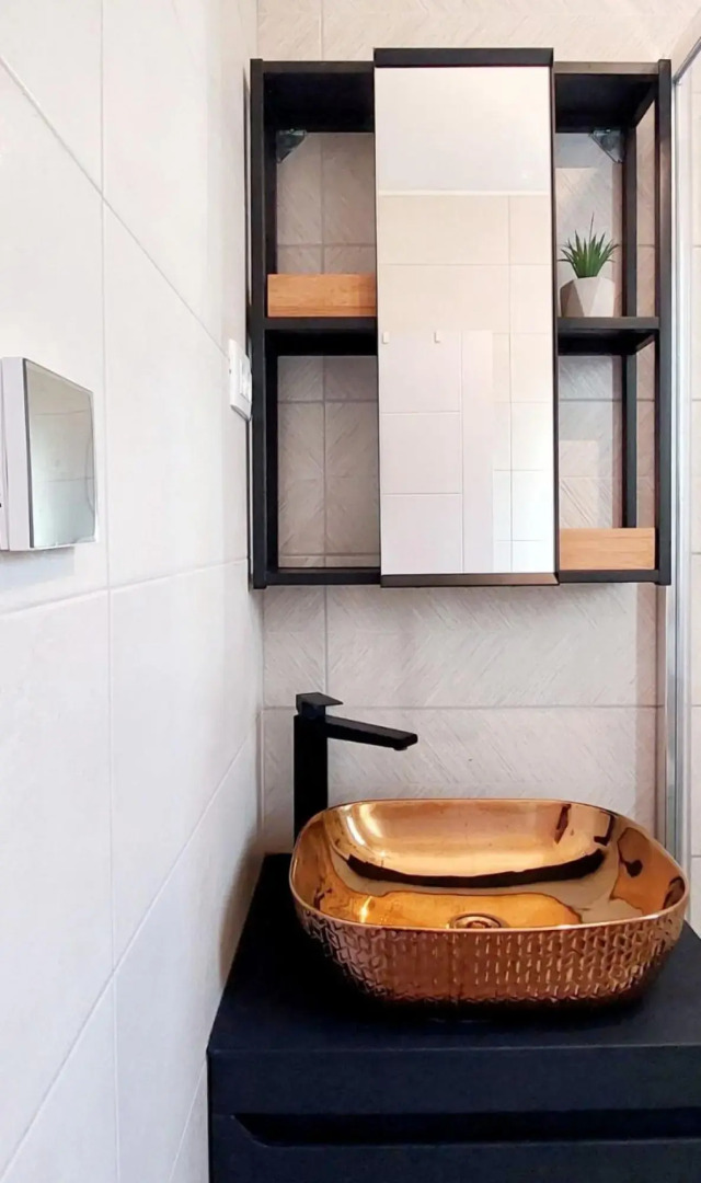 Janina - Comfortable - A1