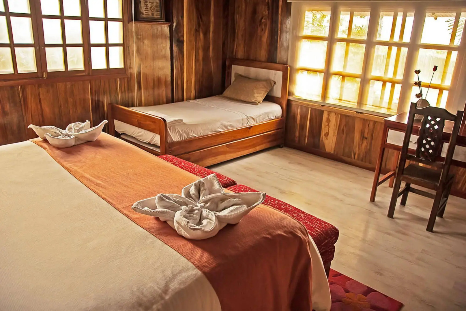 The Wooden House Lodge