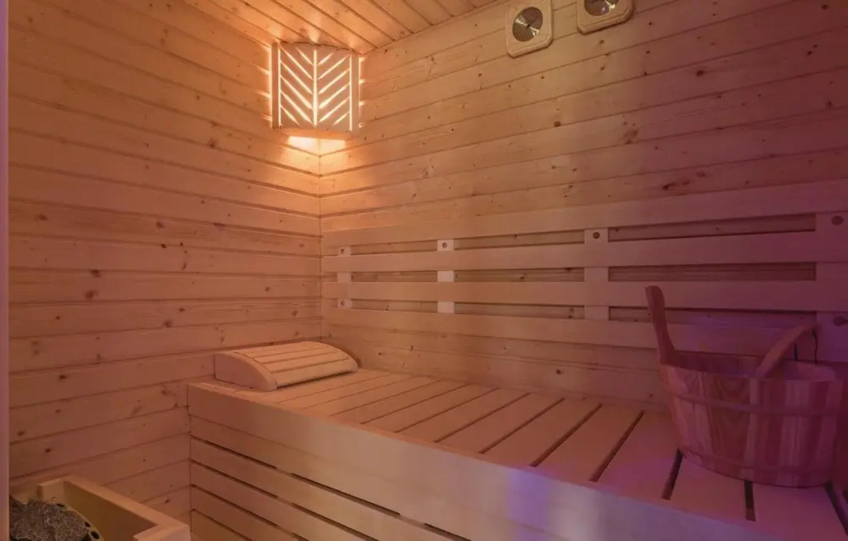 Awesome Home in Sumber With Sauna, Wifi and 7 Bedrooms