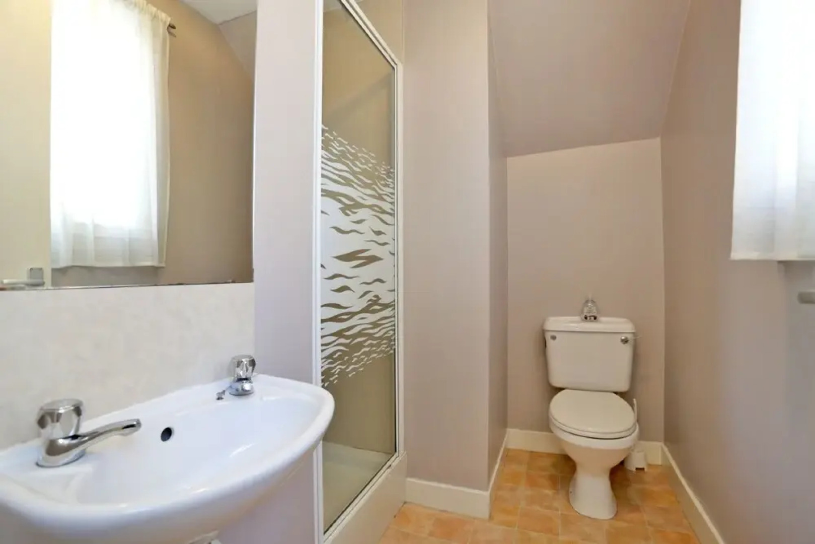 Lindhome Guest House Bed  Breakfast