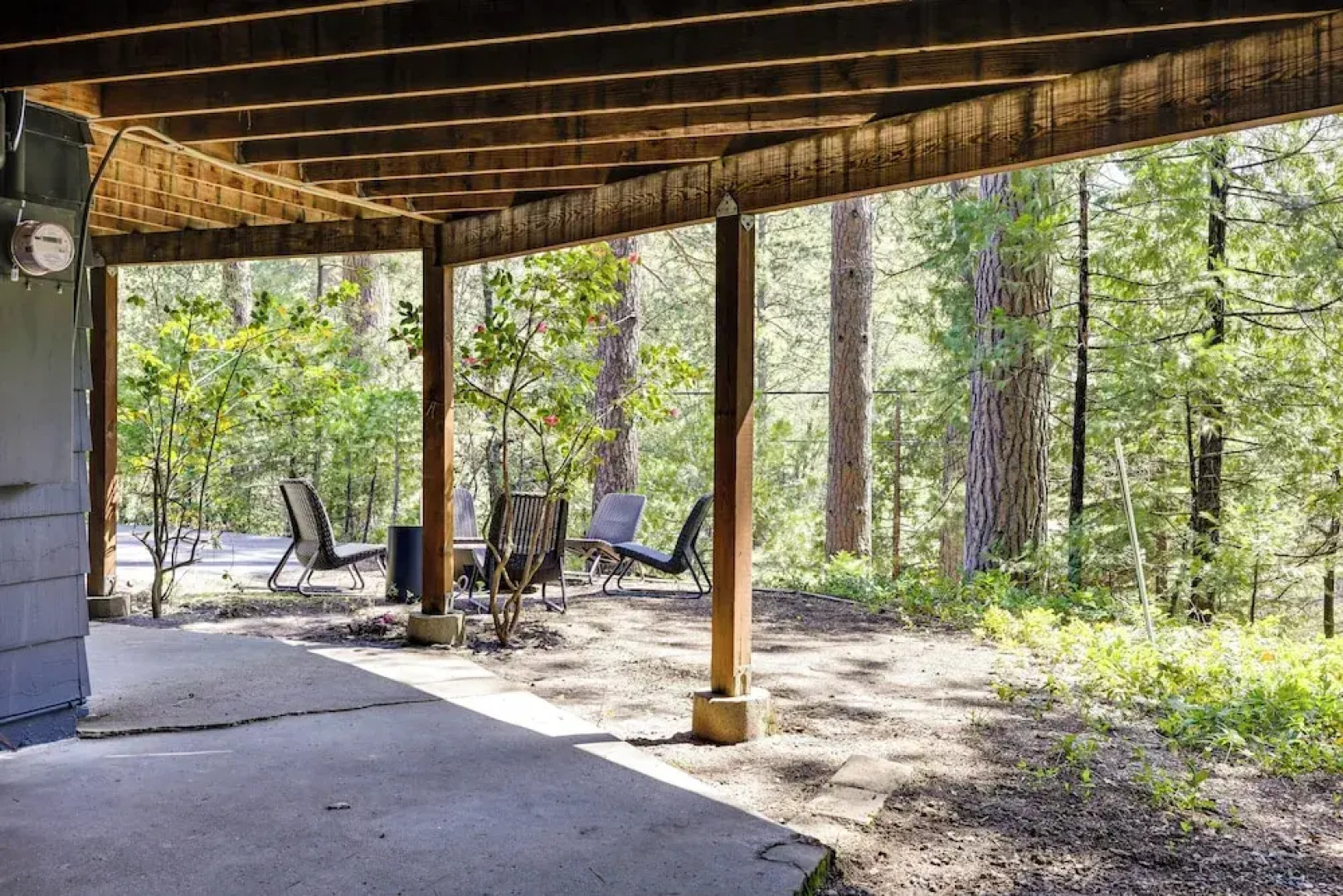 Deck & Fire Pit: Stunning Twain Harte Cabin!