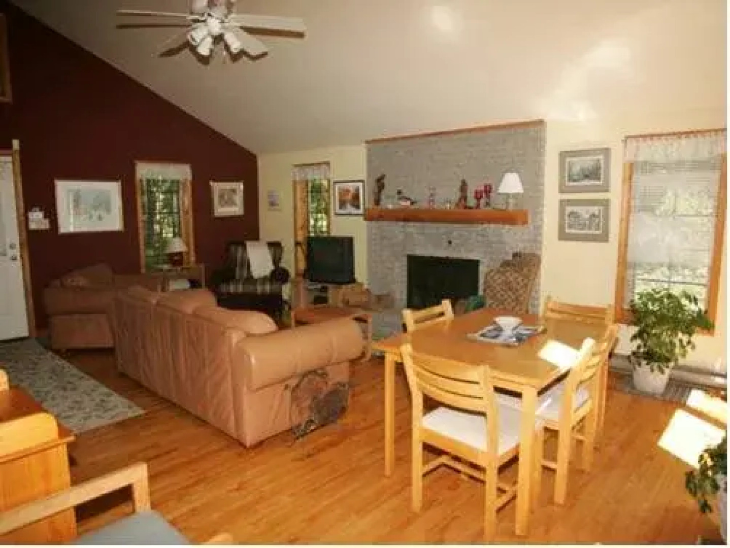 Chalet Le Nymphéa by Cottages du Lac Orford