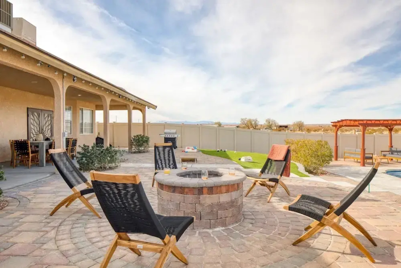 Salton by Avantstay Luxury Desert Estate w/ A Gorgeous Interior, Pool, Patio & Ping Pong!
