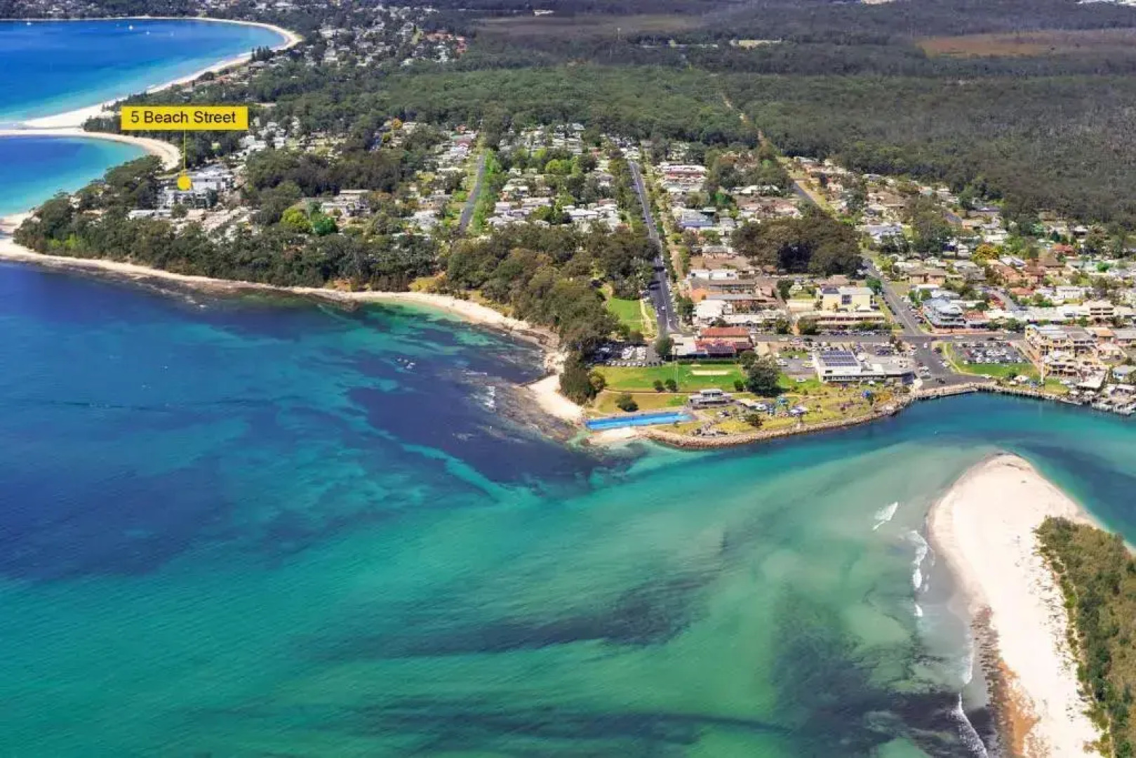 Husky 56 Deluxe Beachfront Villa's