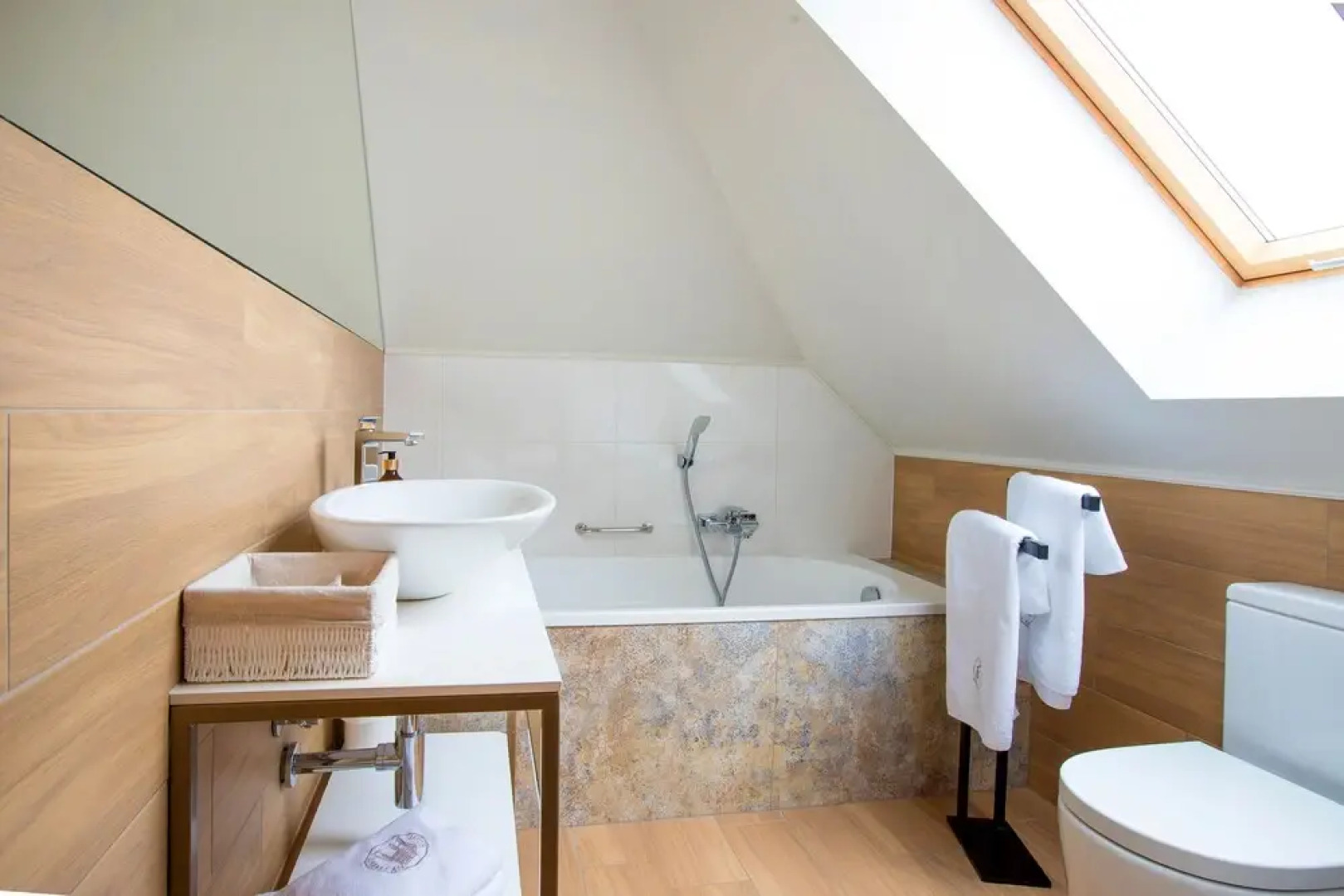 Hotel i Restauracja na Skarpie