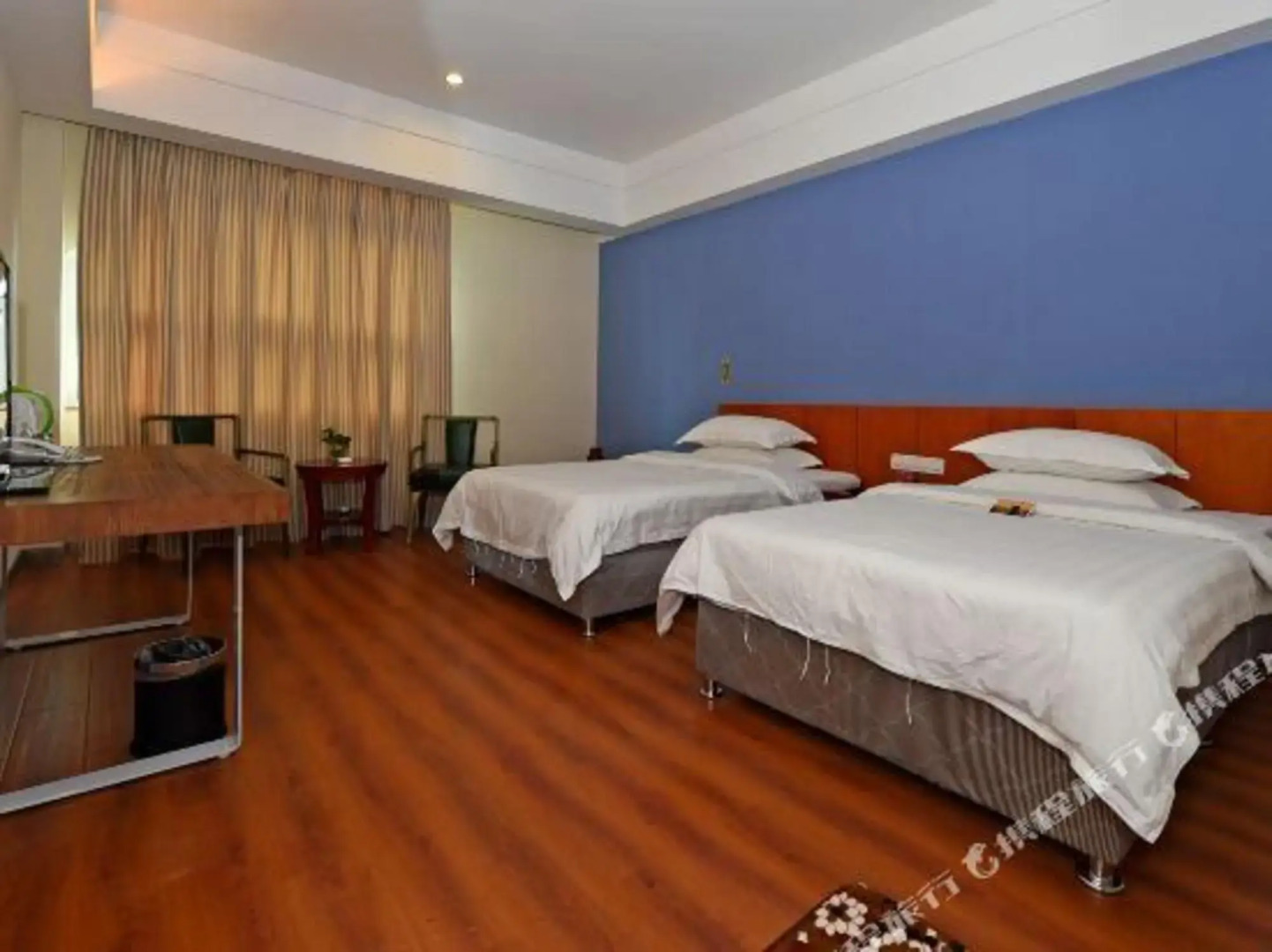 Lanwan Hotel (Karamay Xihuan Road)