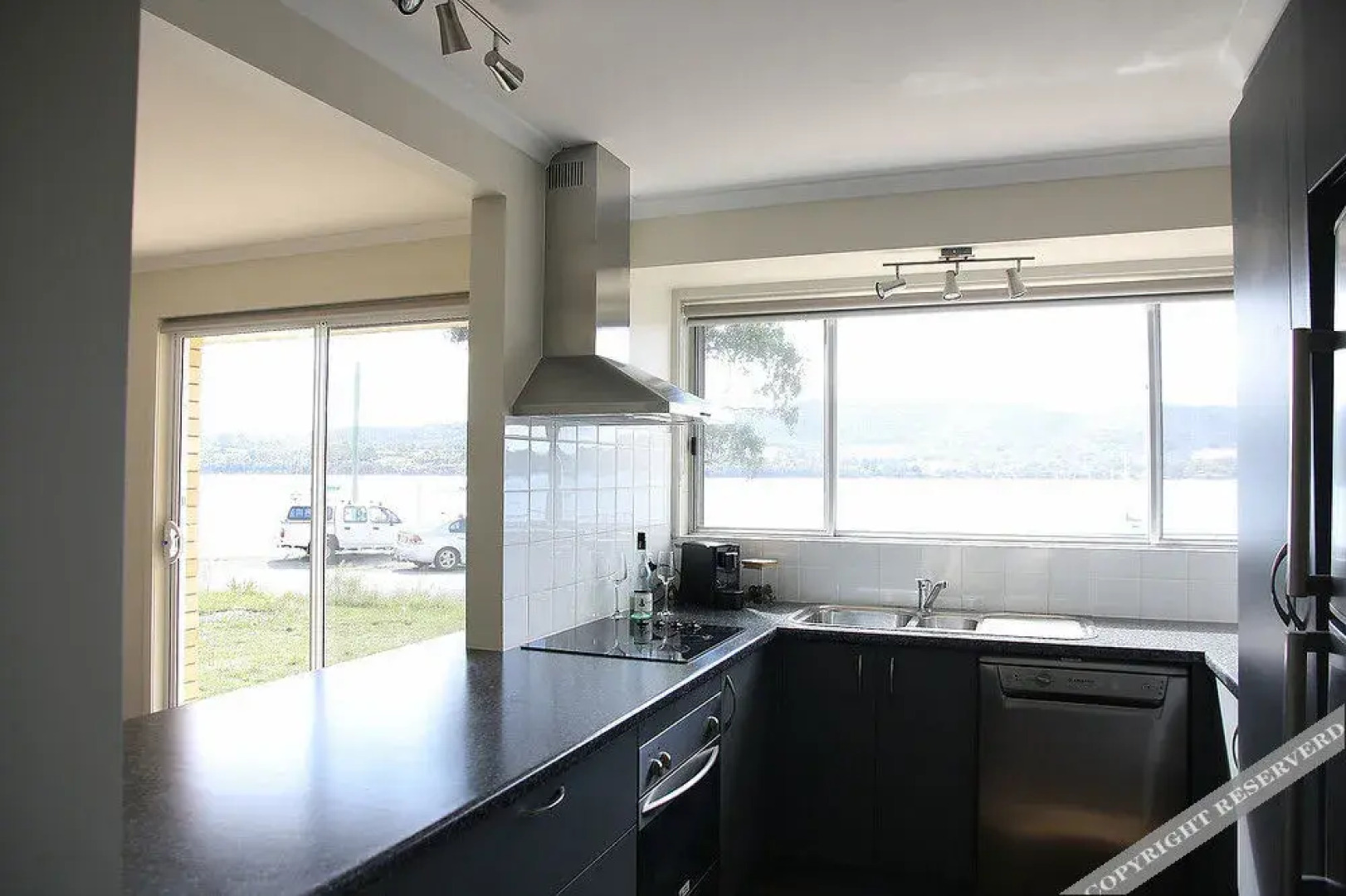 Waterfront Holiday Home - Esplanade 54