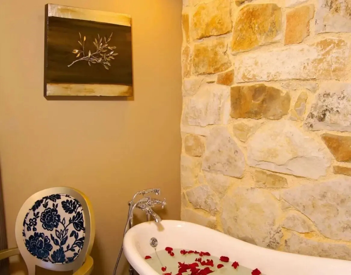 Mistral Hotel - Singles Only