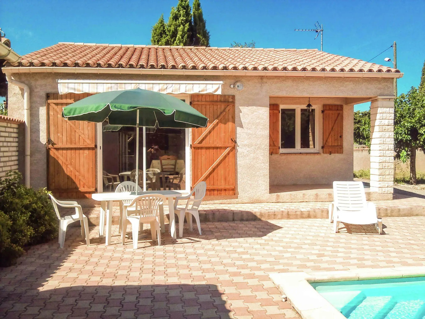 Beautiful Holiday Home, Near Centre. Private Pool. Private Garden. Roofed Terrace