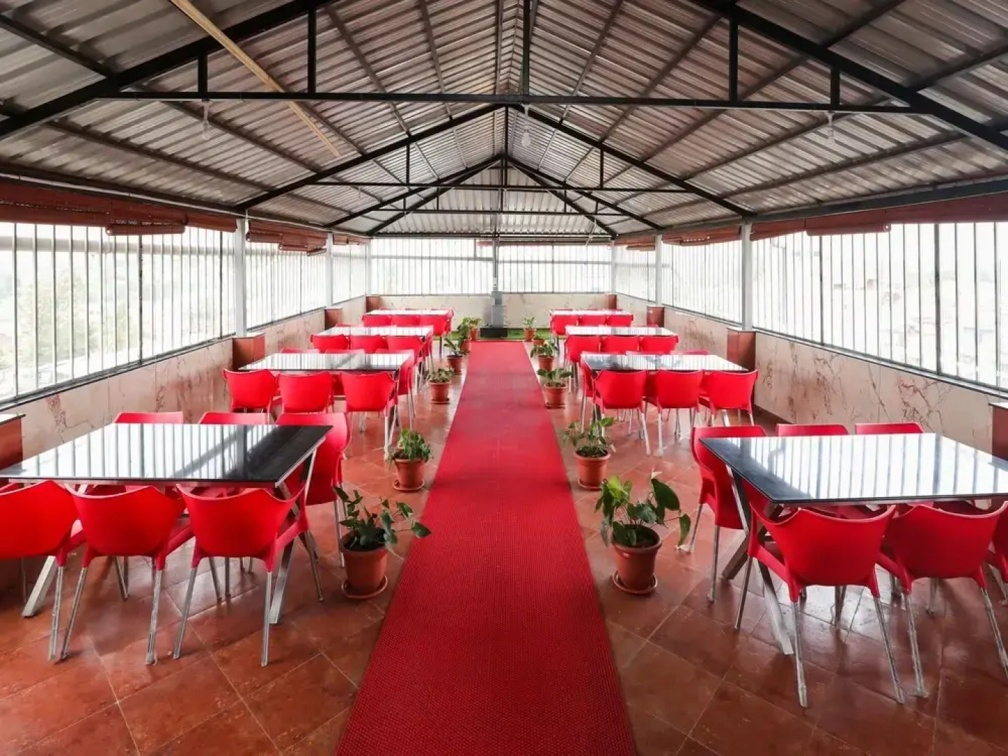 OYO 16537 Guru Comforts