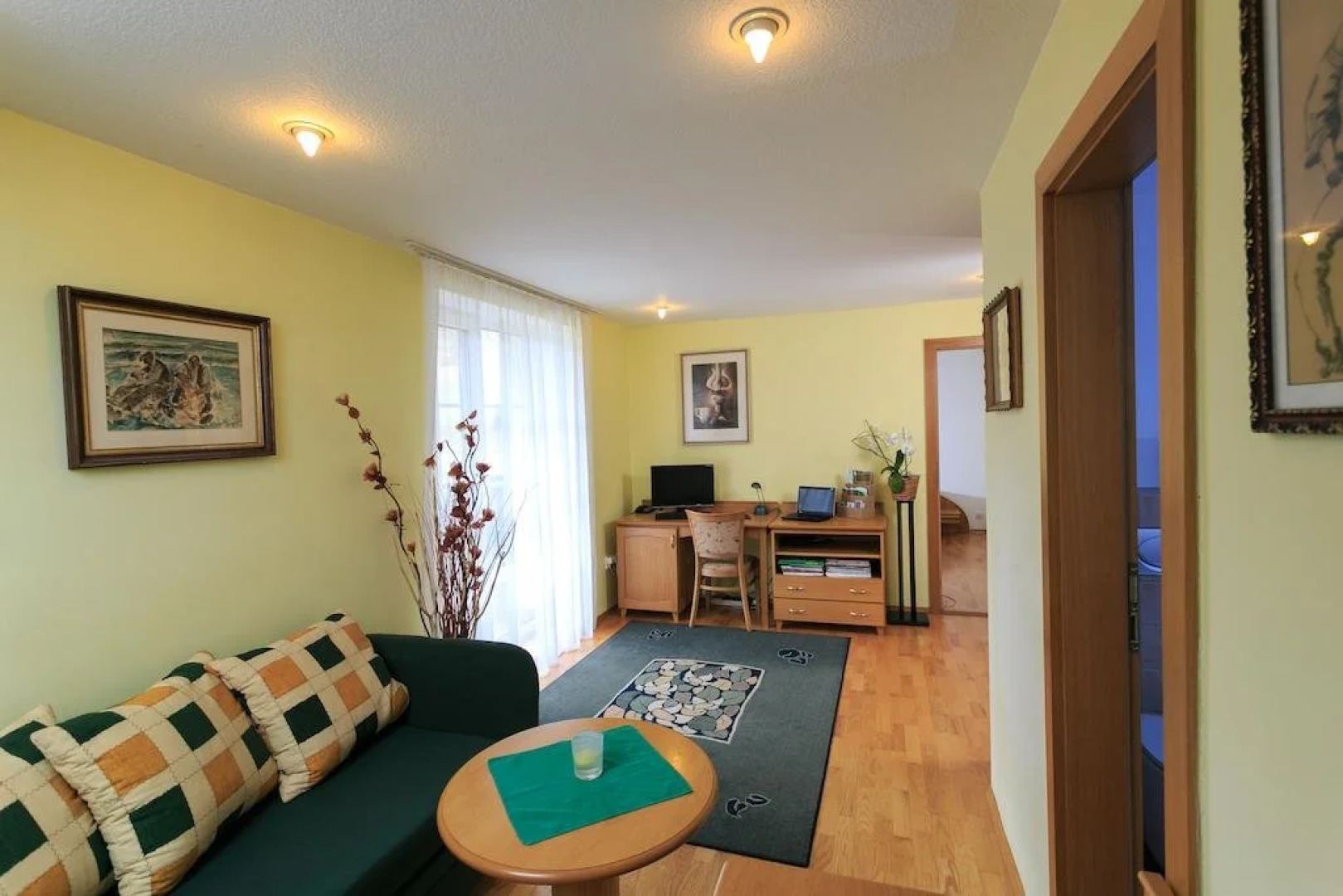 Penzion V Hluboké a Department Glamp