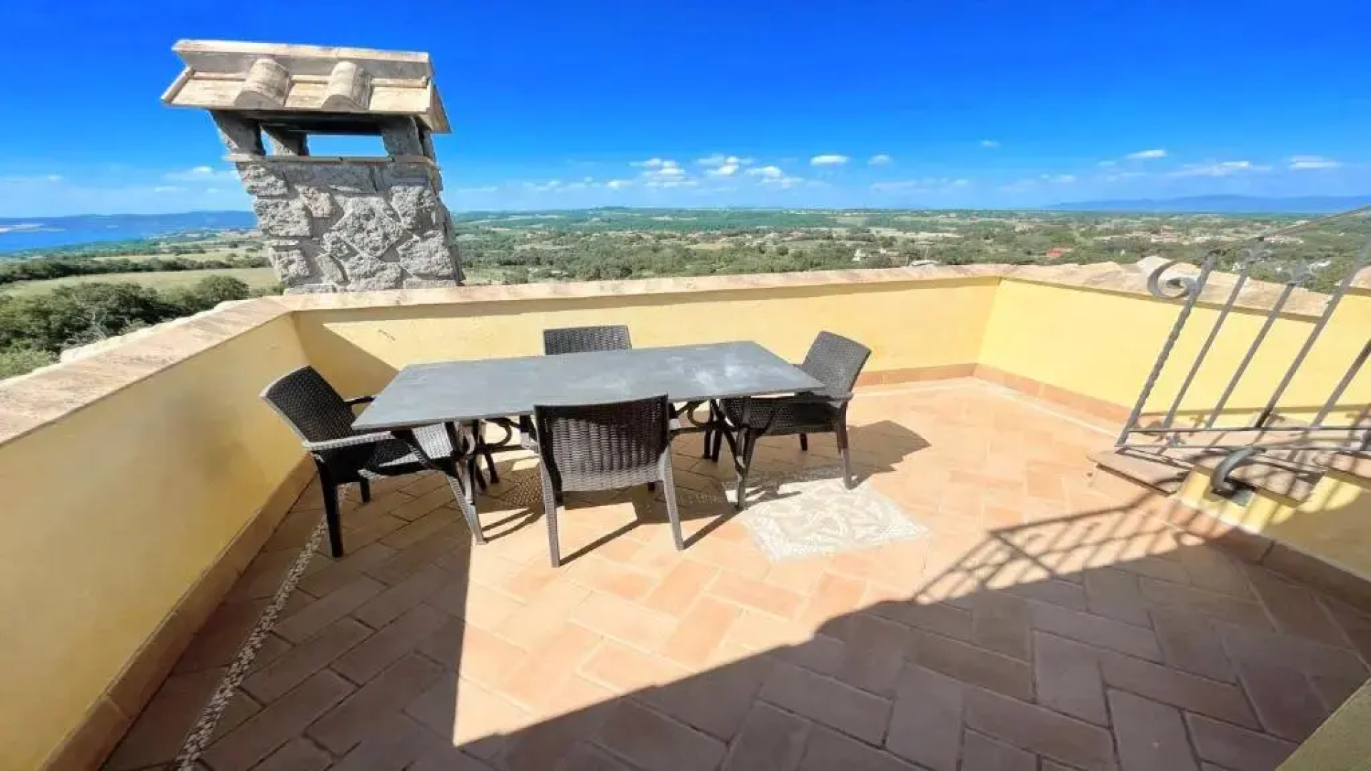 Exclusive Villa in Montefiascone -pool and Jacuzzi