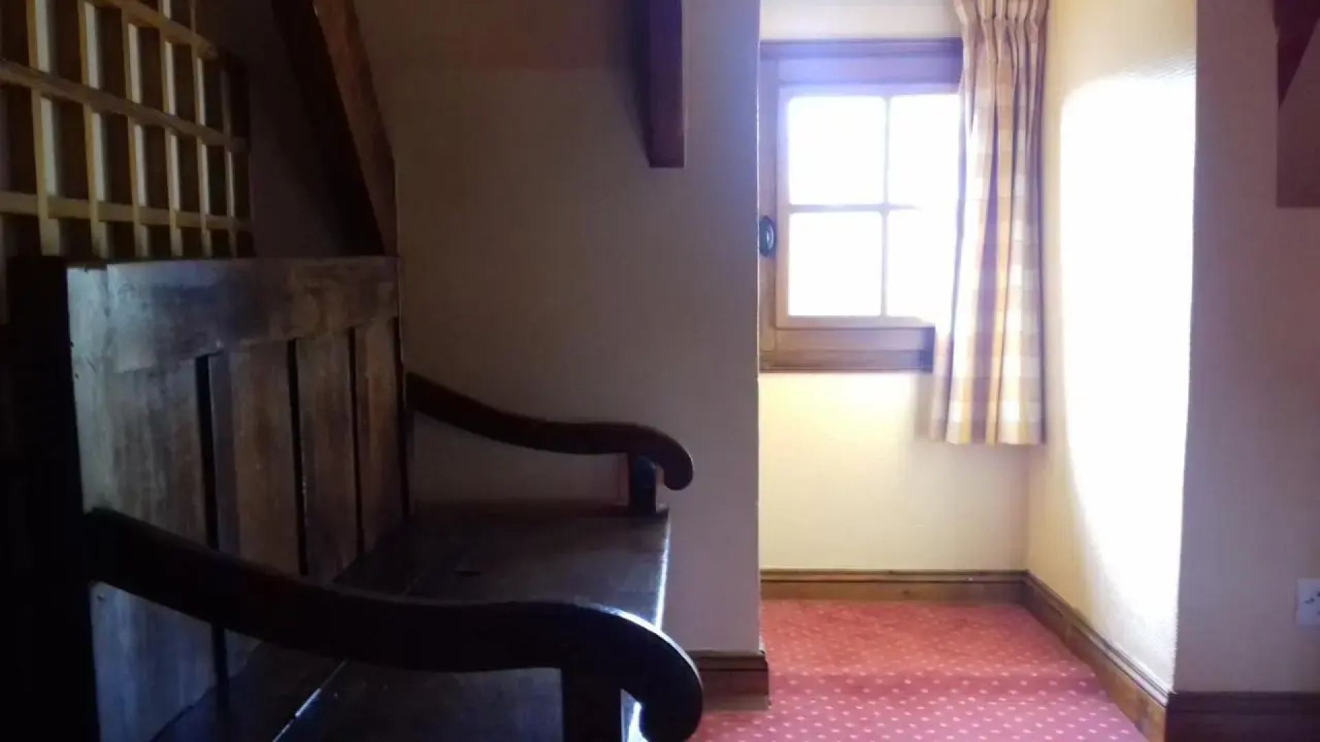 Aux Trois Damoiselles